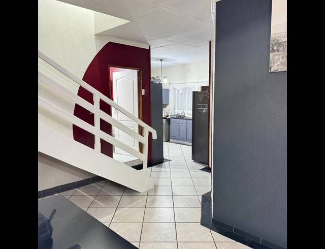 3 BEDROOM HOUSE FOR SALE IN EAST TOWN